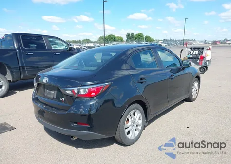 2017 Toyota Yaris Ia из США, поврежденный, VIN 3MYDLBYV9HY148817